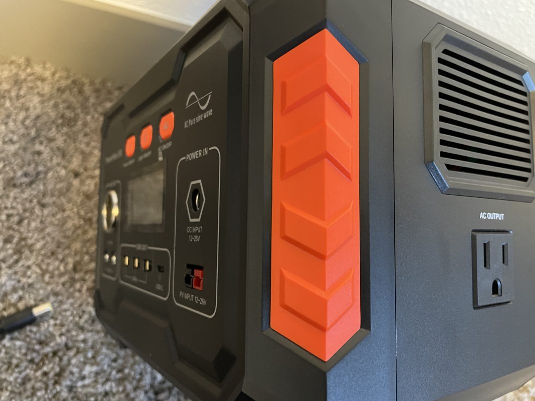 Oscal PowerMax 300 rugged exterior