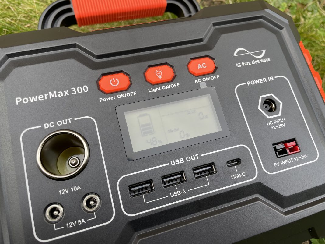 Oscal PowerMax 300 outlets